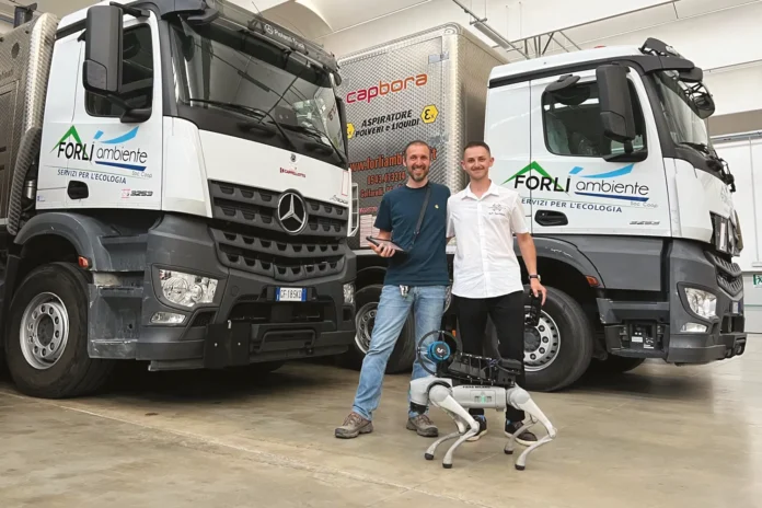Matteo Bucci e Federico Gotti con il prototipo di cane robotico per ispezioni pericolose