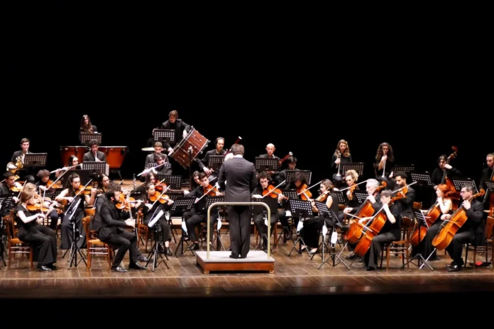 Un orchestra sul palco