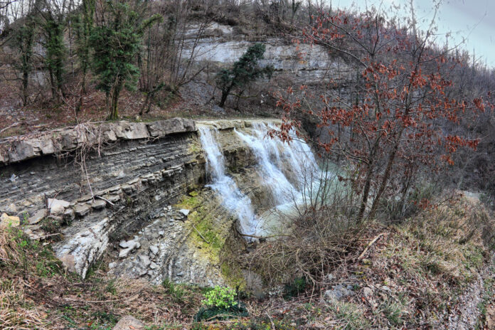 Una cascata nella Valle del Bidente